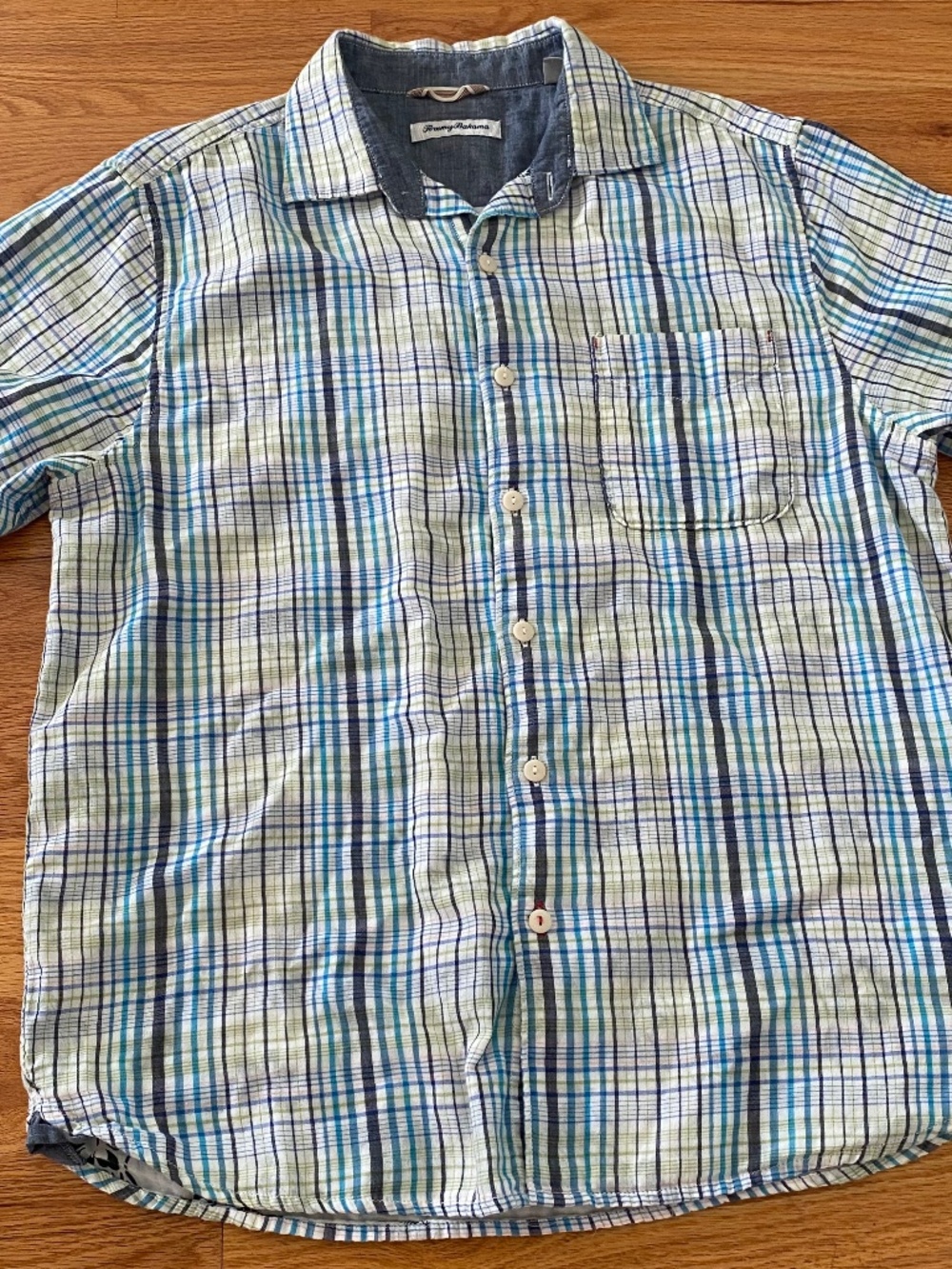 Tommy Bahama Blue Plaid Pattern Men’s Short Sleeve Button Down Sz Medium